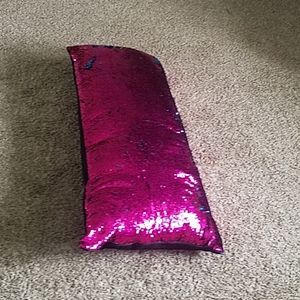 😁 Sequins pillow